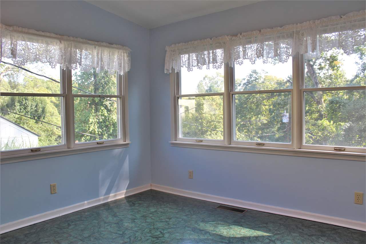 2863 Roseneath Road Huntington, WV 25705 - Photo 11 of 29 Gallery Image 11