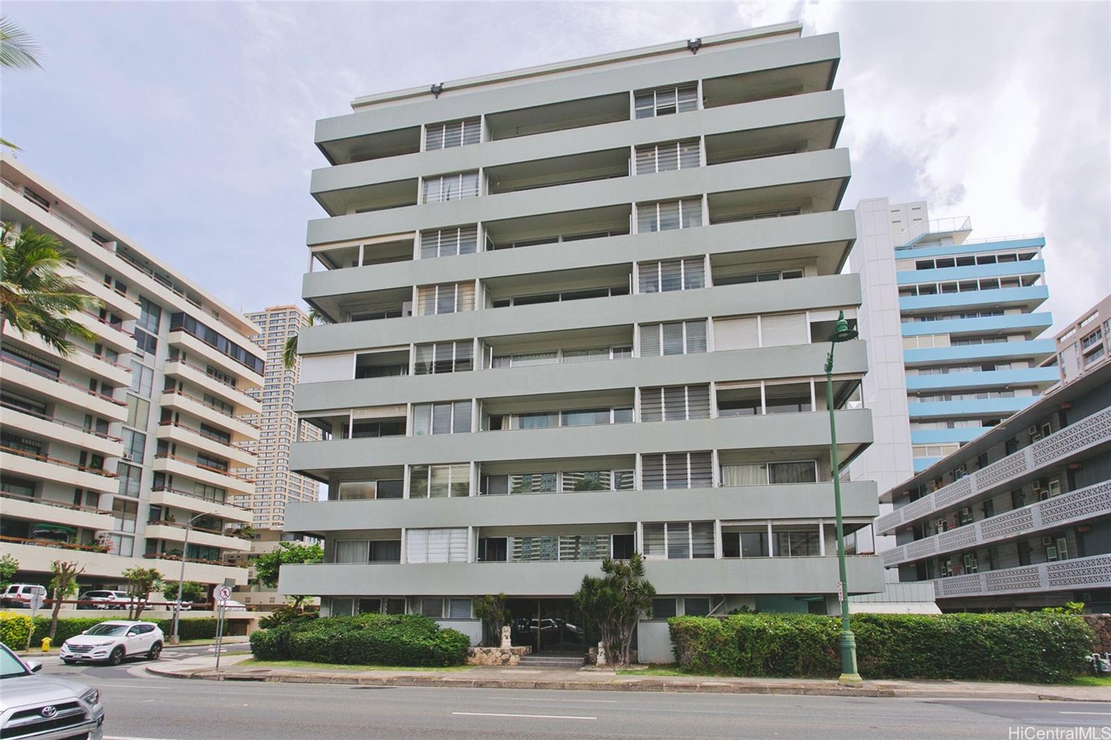 2015 Ala Wai Boulevard, Unit 8A Honolulu, HI 96815 - Photo 2 of 18 a front view of a building