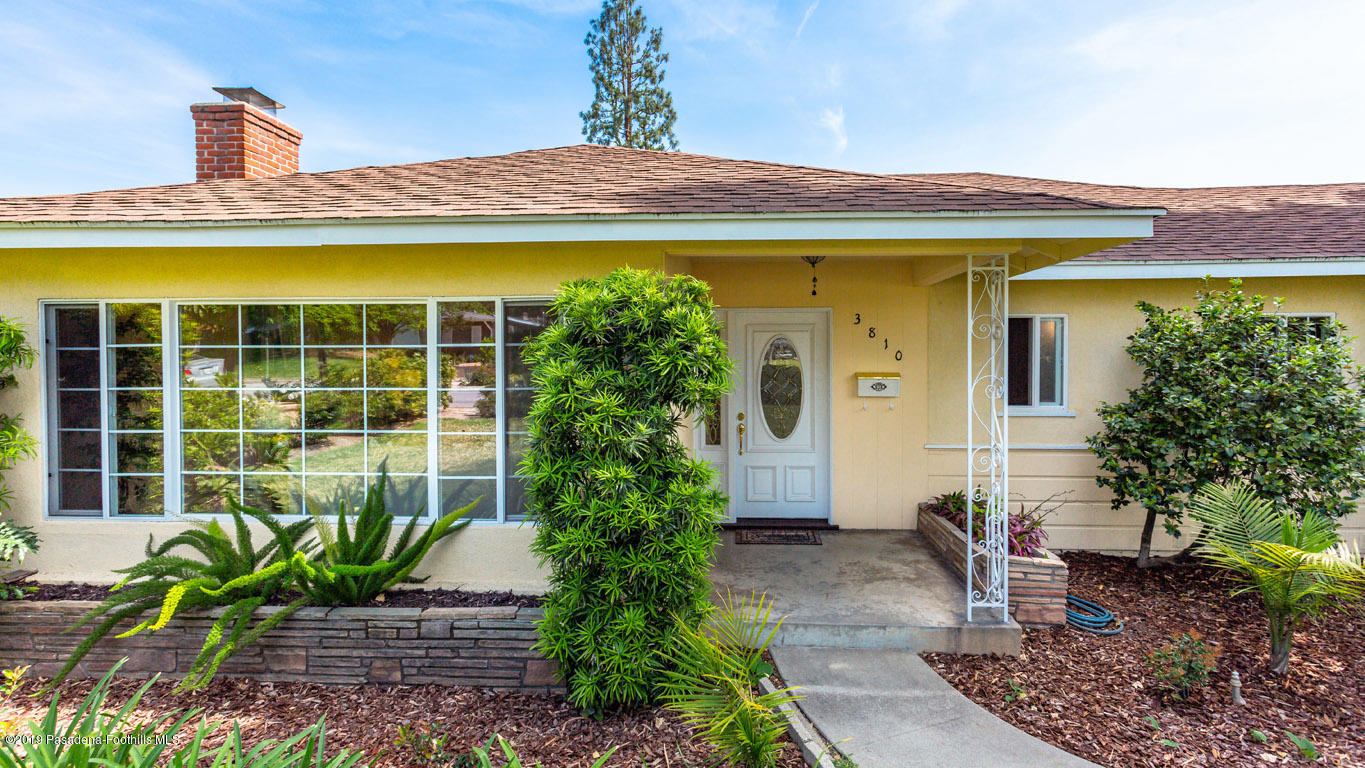 3810 Fairmeade Road Pasadena, CA 91107 - Photo 3 of 47 a front view of a house with garden