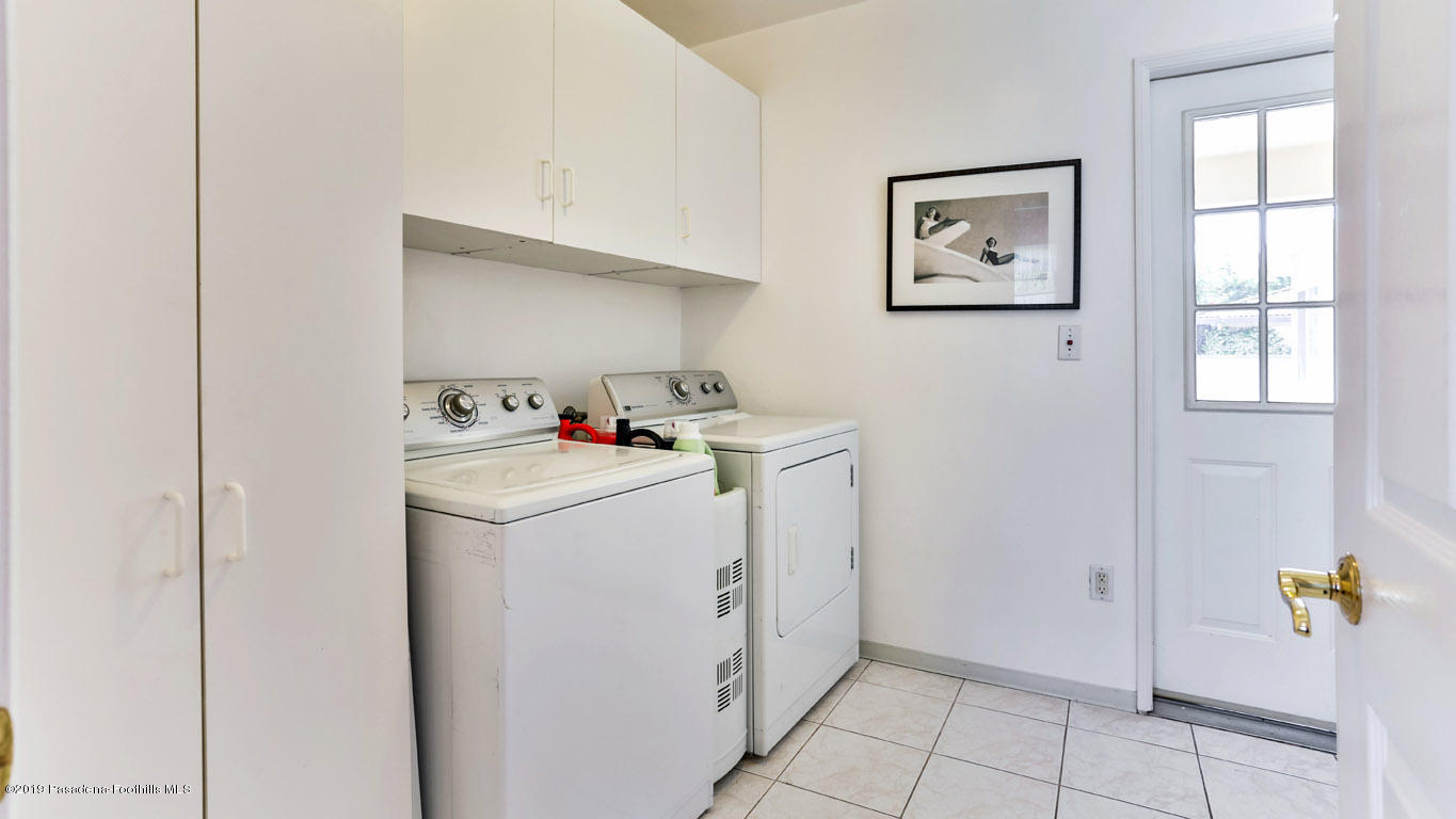 3810 Fairmeade Road Pasadena, CA 91107 - Photo 30 of 47 a utility room with dryer and washer