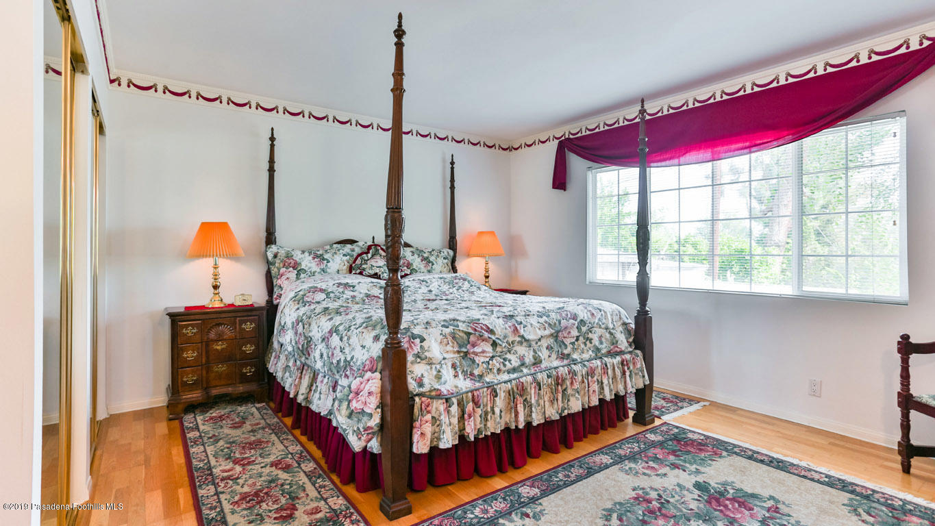 3810 Fairmeade Road Pasadena, CA 91107 - Photo 31 of 47 a bedroom with bed and a window