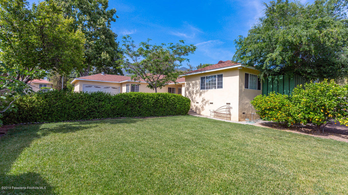 3810 Fairmeade Road Pasadena, CA 91107 - Photo 42 of 47 a view of a house with a yard