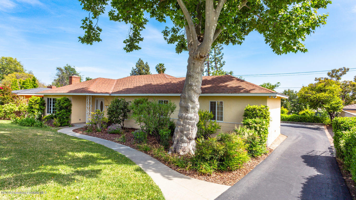3810 Fairmeade Road Pasadena, CA 91107 - Photo 45 of 47 a front view of a house with garden