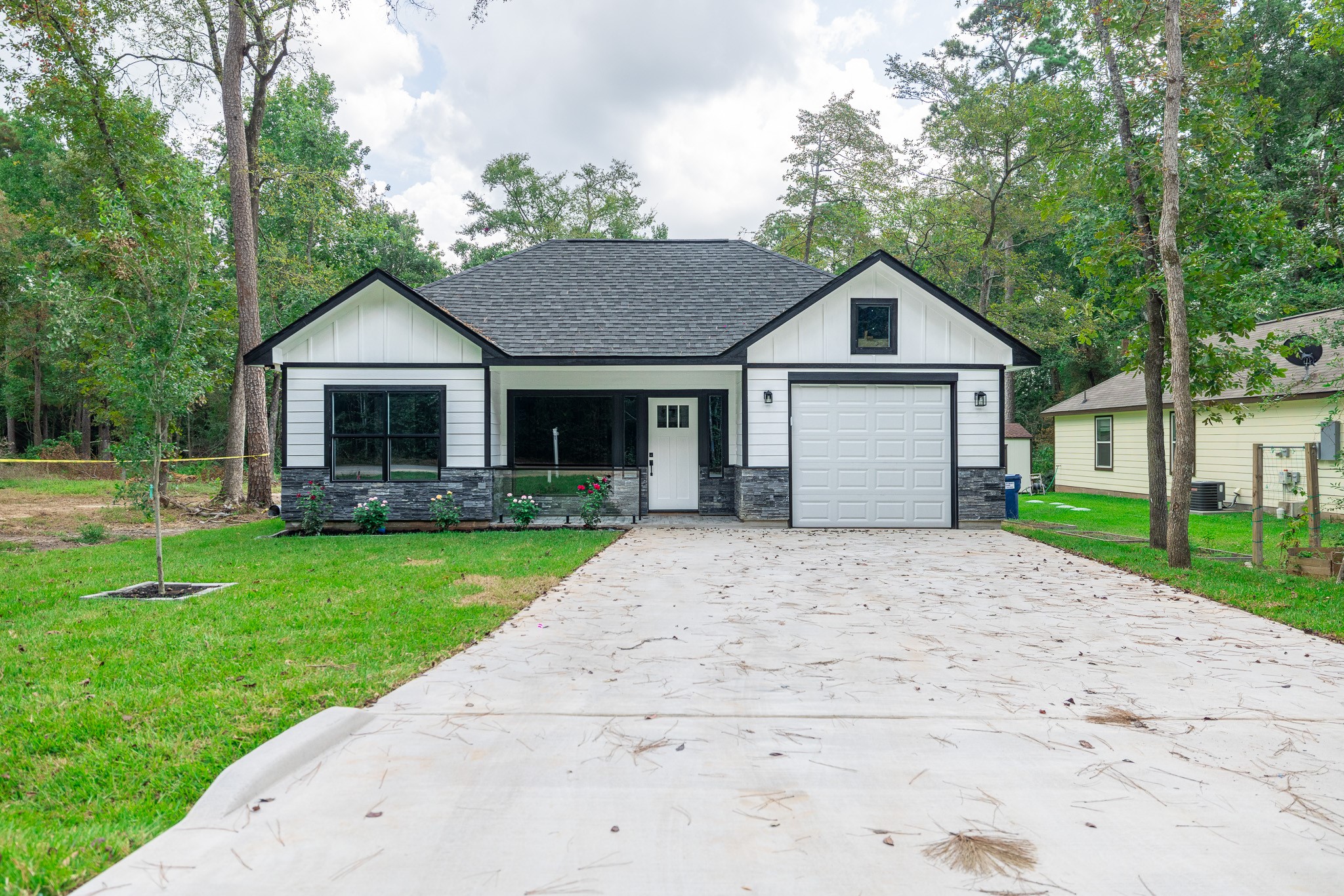 3507 Sam Houston Road Willis, TX 77378 - Photo 4 of 39