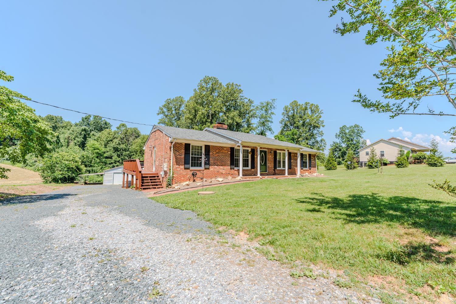 1553 Old Stage Road Amherst, VA 24521 - Photo 9 of 61