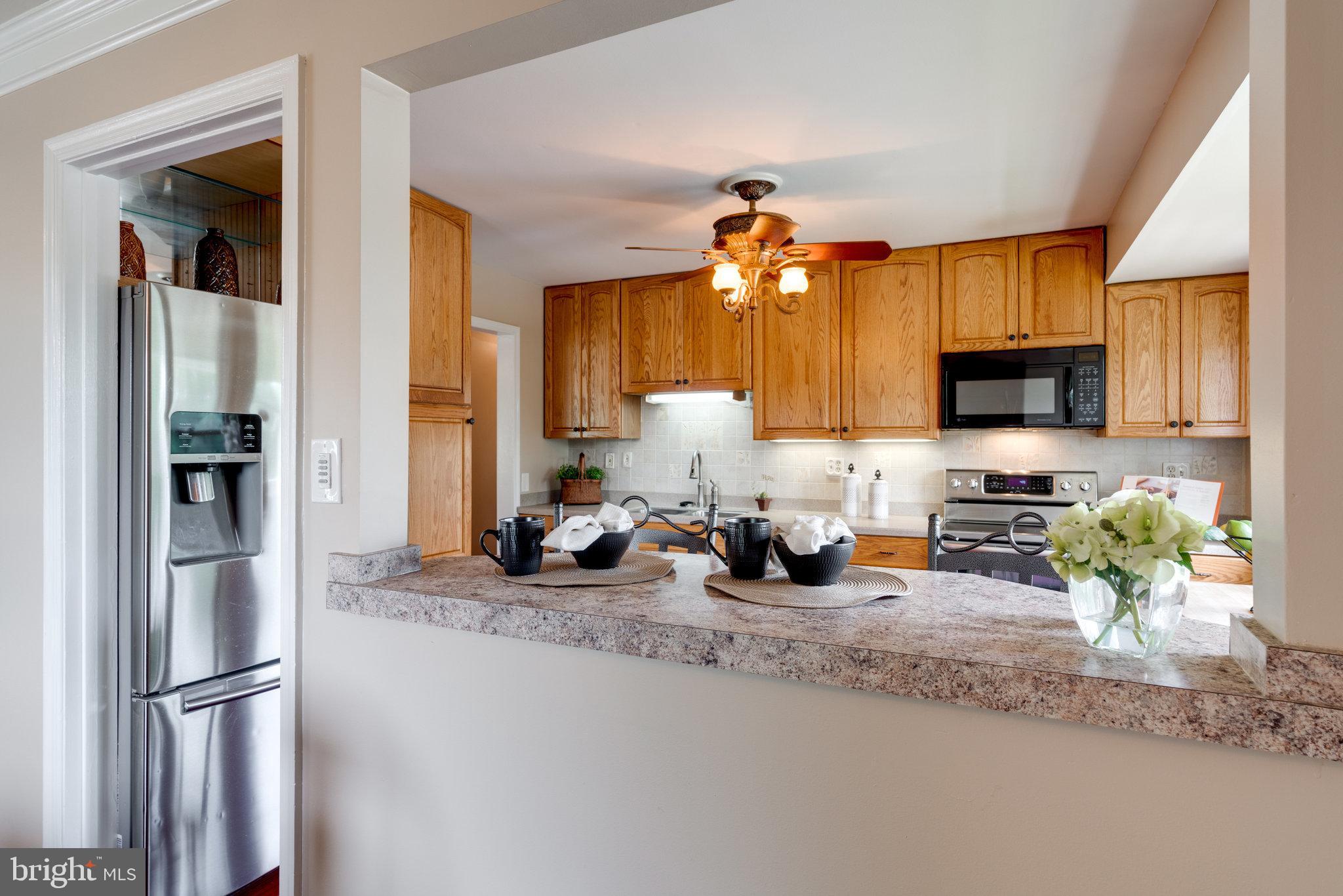 6926 Spur Road Springfield, VA 22153 - Photo 18 of 75 A Quick Breakfast Spot and Meal Service Access