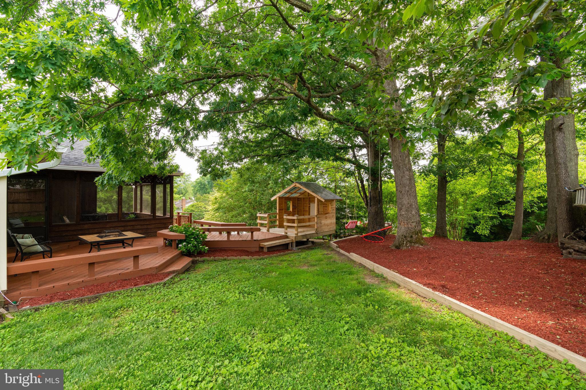 6926 Spur Road Springfield, VA 22153 - Photo 65 of 75 Easy to Maintain Landscaping...