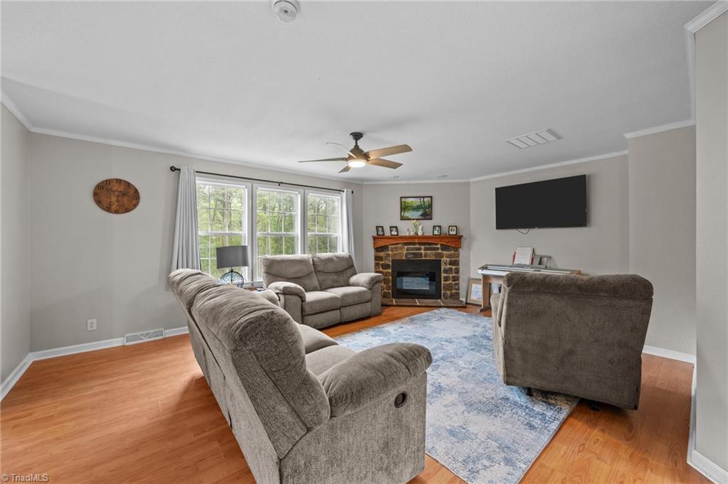 9027 Cook Farm Road Belews Creek, NC 27009 - Photo 14 of 43 Gallery Image 14