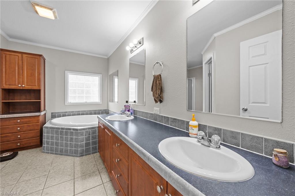 9027 Cook Farm Road Belews Creek, NC 27009 - Photo 17 of 43 Gallery Image 17