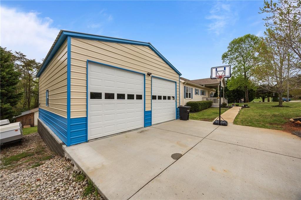 9027 Cook Farm Road Belews Creek, NC 27009 - Photo 36 of 43 Gallery Image 36