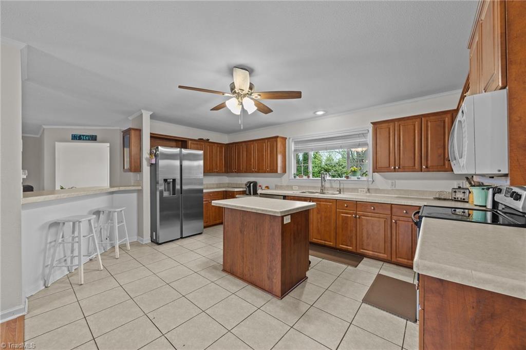 9027 Cook Farm Road Belews Creek, NC 27009 - Photo 4 of 43 Gallery Image 4