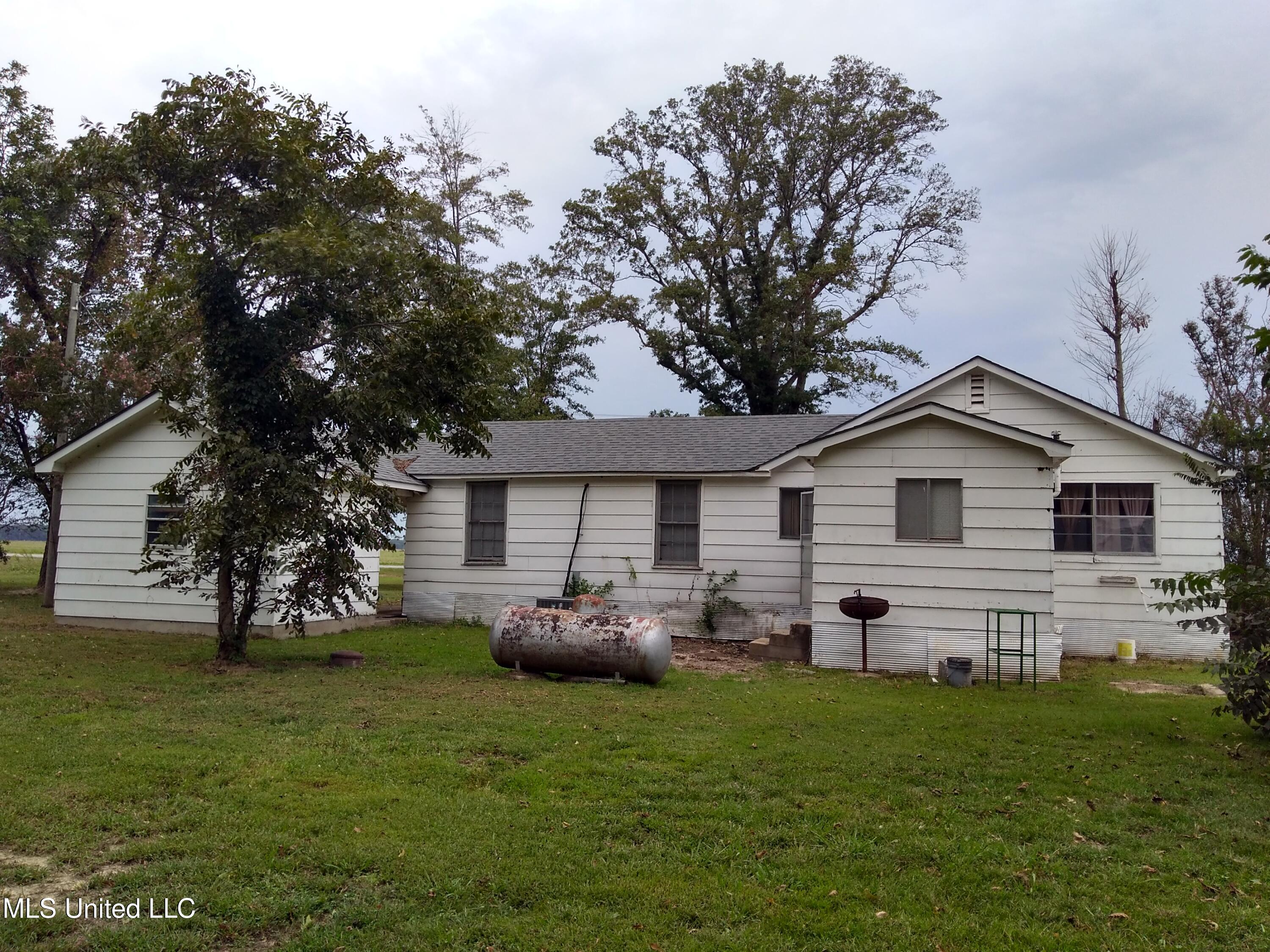 44 Blaine Road Doddsville, MS 38736 - Photo 5 of 37 IMG_20250919_153629078_HDR