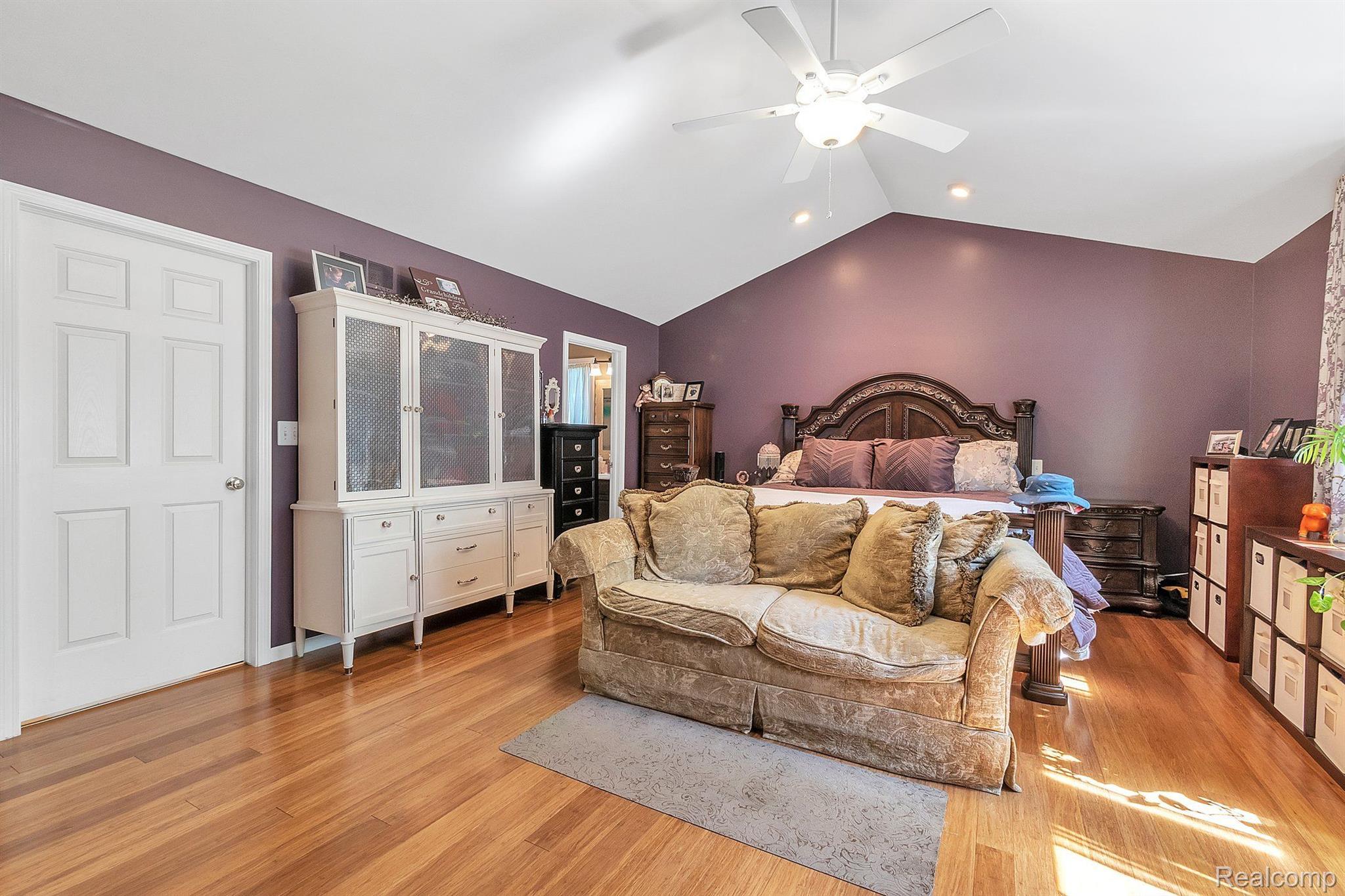 39804 Dequindre Road Sterling Heights, MI 48310 - Photo 22 of 47 Gallery Image 22