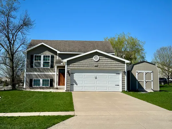 $450,000 | 1627 Hamlet Drive, Lowell, MI 49331