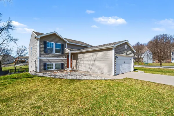 $450,000 | 1627 Hamlet Drive, Lowell, MI 49331