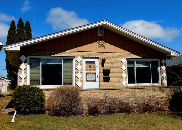 $169,900 | 527 15th Street North, Virginia, MN 55792