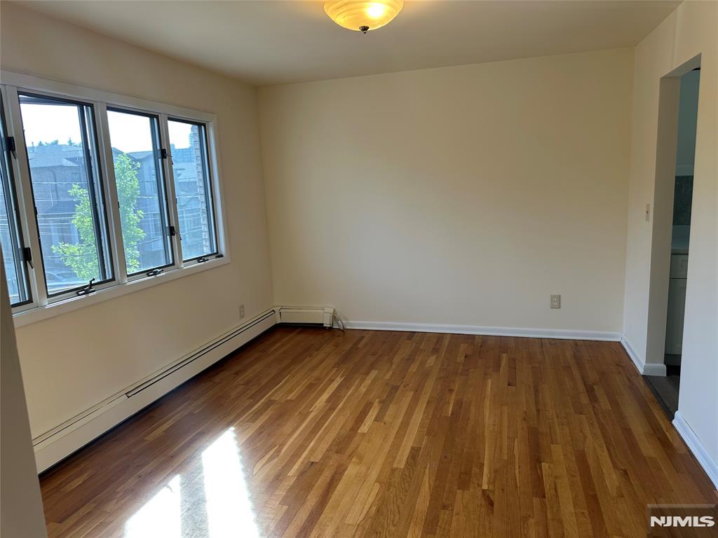 407 Jane Street, Unit 1 Fort Lee, NJ 07024 - Photo 4 of 23