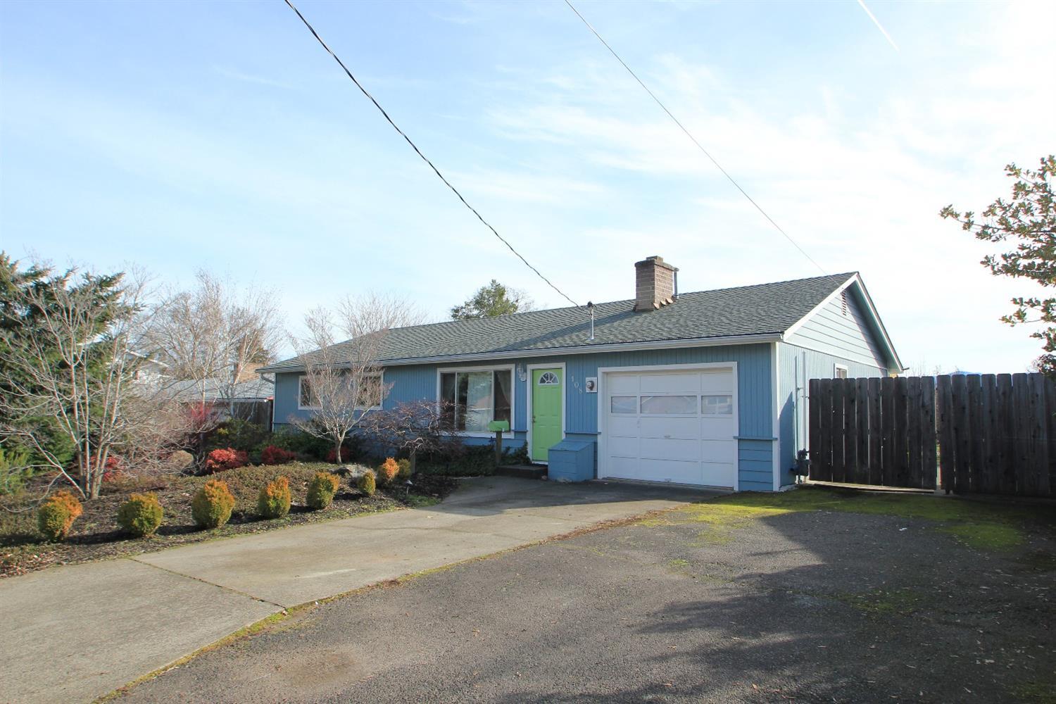 108 Kings Way Central Point, OR 97502 - Photo 1 of 32 Primary Photo