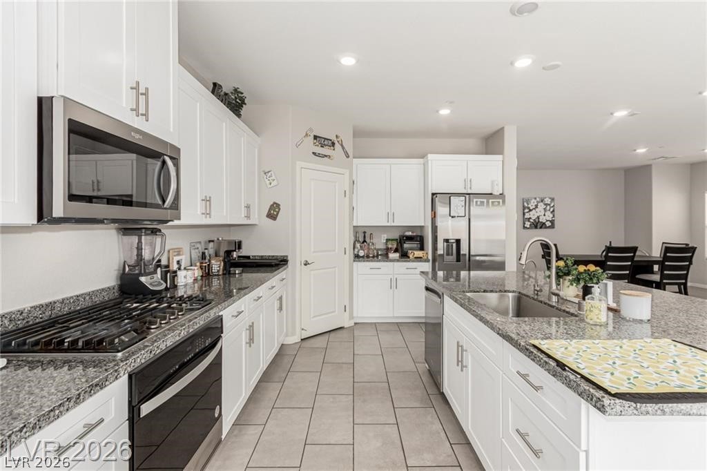 330 Spring Dove Avenue Henderson, NV 89011 - Photo 5 of 31