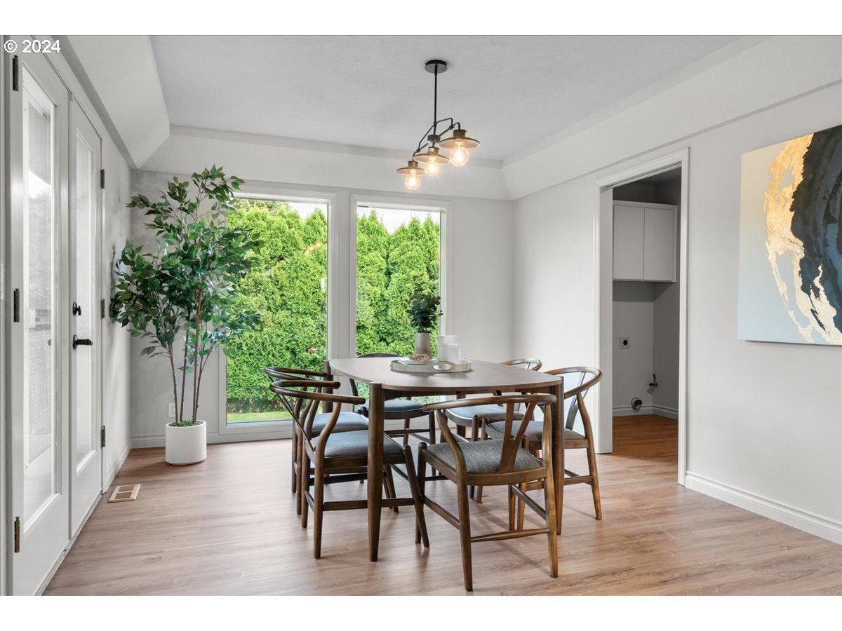 5430 Windsor Island Road North Keizer, OR 97303 - Photo 11 of 31 Gallery Image 11