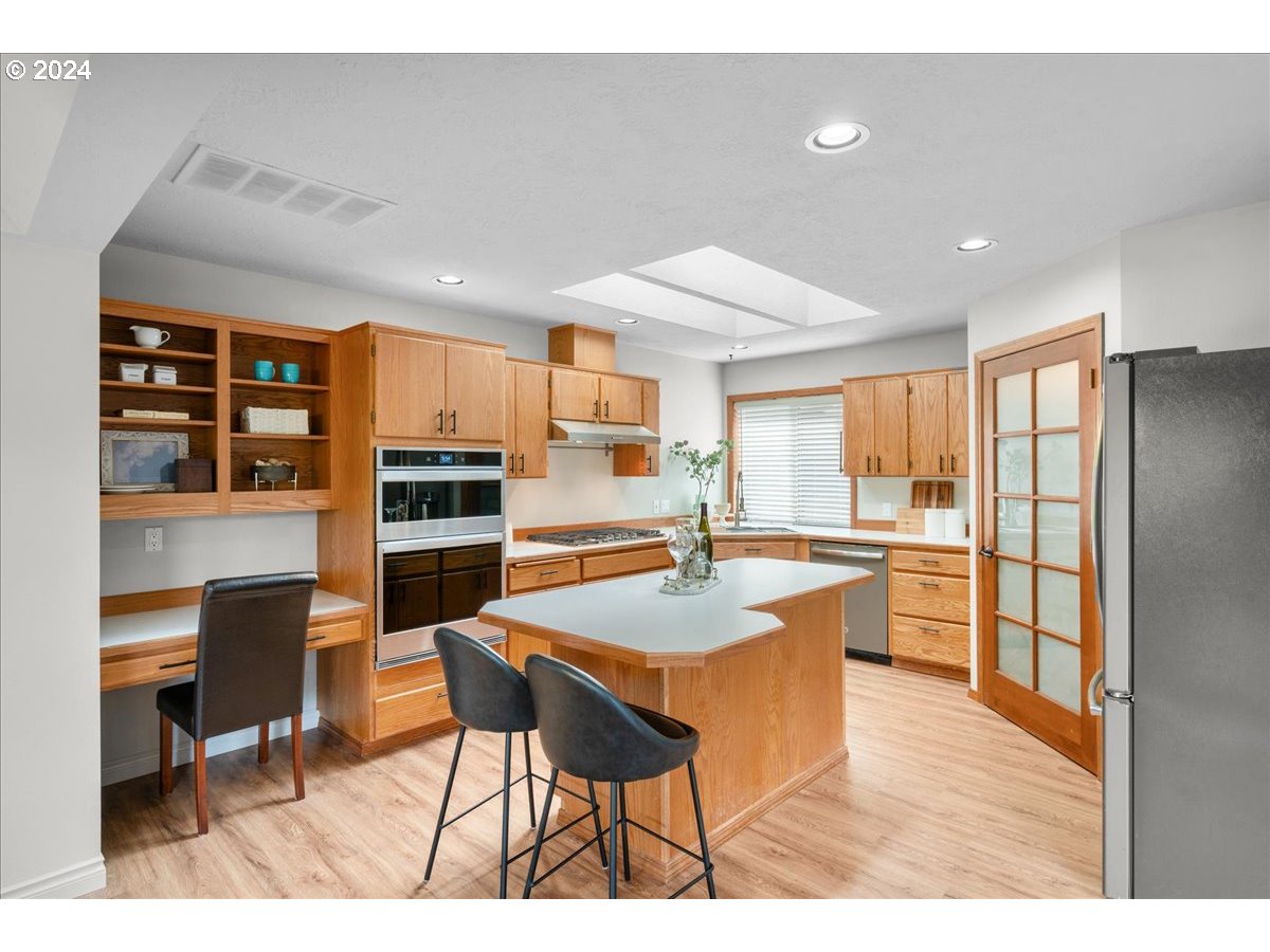 5430 Windsor Island Road North Keizer, OR 97303 - Photo 7 of 31 Gallery Image 7
