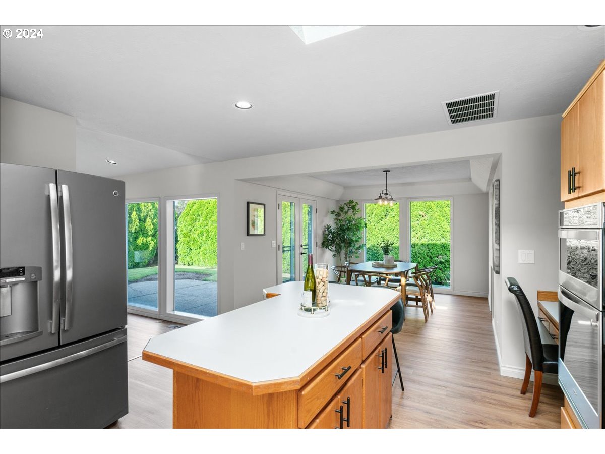 5430 Windsor Island Road North Keizer, OR 97303 - Photo 10 of 31 Gallery Image 10