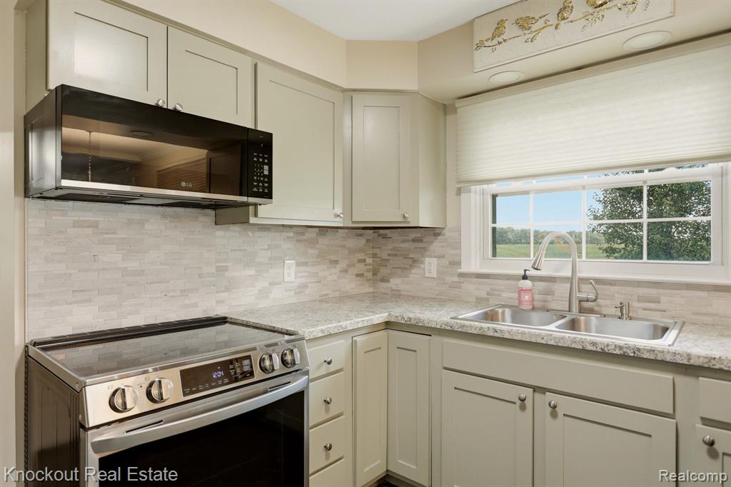 2015 Midland Road Bay City, MI 48706 - Photo 14 of 47 Gallery Image 14