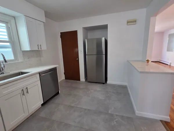 $3,000 | 777 Montgomery Street, Unit 1, Jersey City, NJ 07306