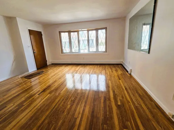 $3,000 | 777 Montgomery Street, Unit 1, Jersey City, NJ 07306