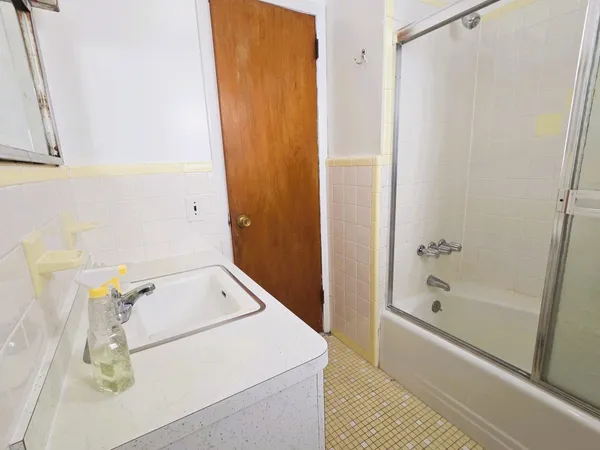 $3,000 | 777 Montgomery Street, Unit 1, Jersey City, NJ 07306