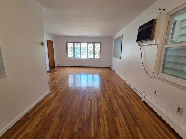 $3,000 | 777 Montgomery Street, Unit 1, Jersey City, NJ 07306