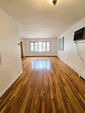 $3,000 | 777 Montgomery Street, Unit 1, Jersey City, NJ 07306