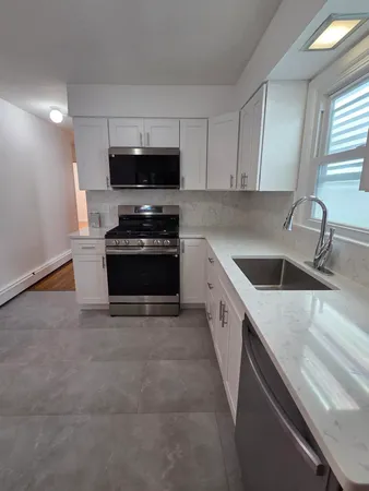 $3,000 | 777 Montgomery Street, Unit 1, Jersey City, NJ 07306