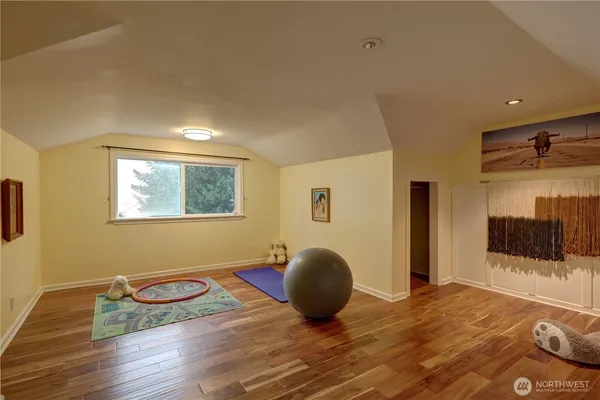 $6,000 | 10538 Northeast 48th Place, Kirkland, WA 98033