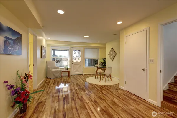 $6,000 | 10538 Northeast 48th Place, Kirkland, WA 98033