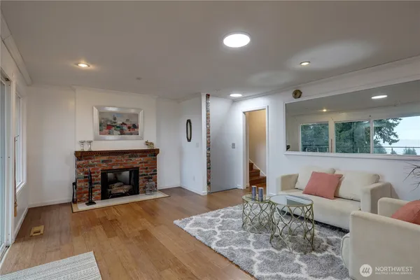 $6,000 | 10538 Northeast 48th Place, Kirkland, WA 98033