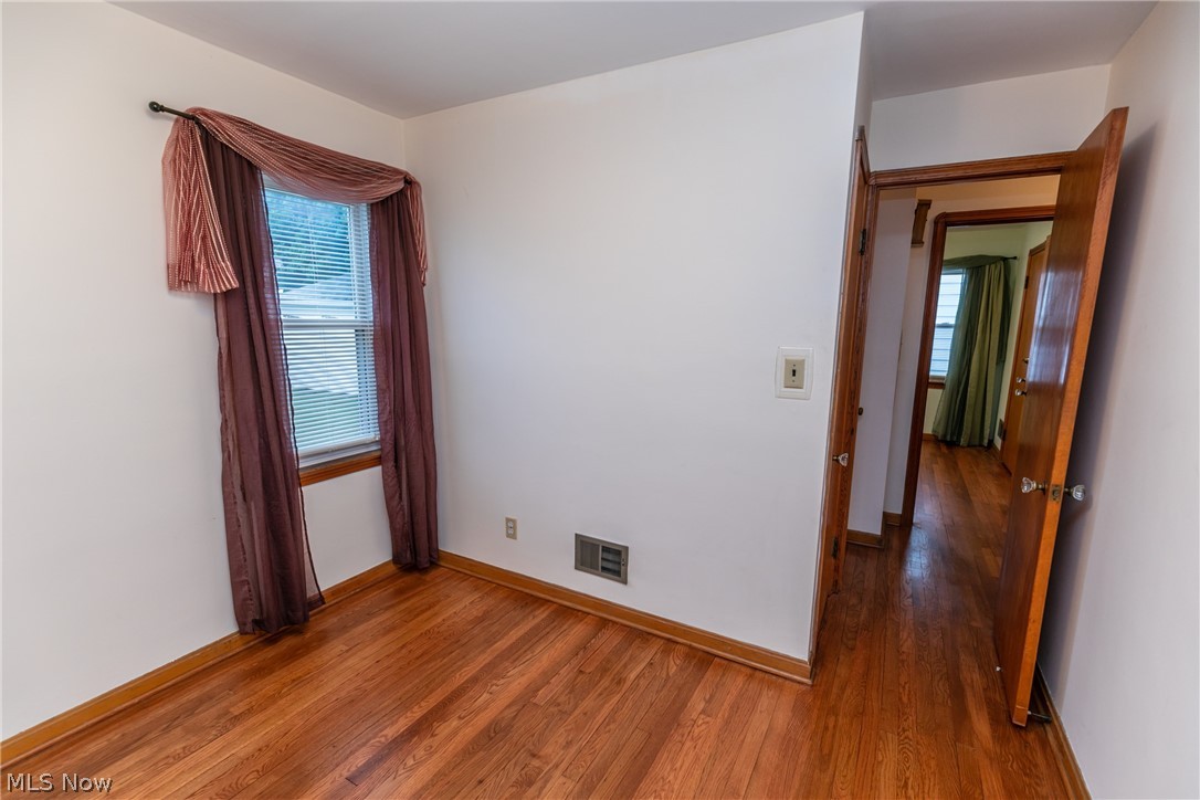 2405 Ralph Avenue Cleveland, OH 44109 - Photo 13 of 27 Gallery Image 13