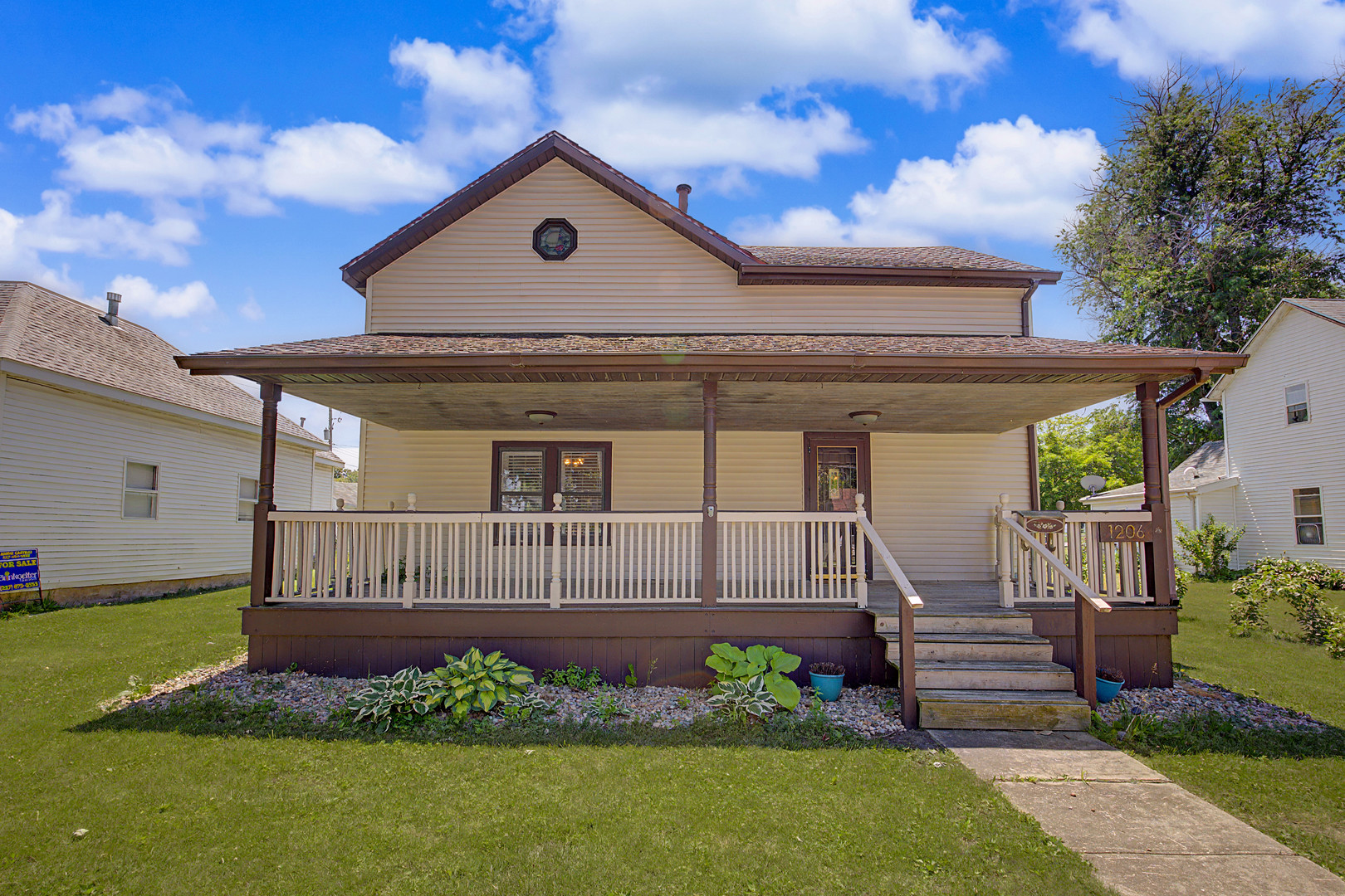 1206 East Main Street Clinton, IL 61727 - Photo 1 of 33
