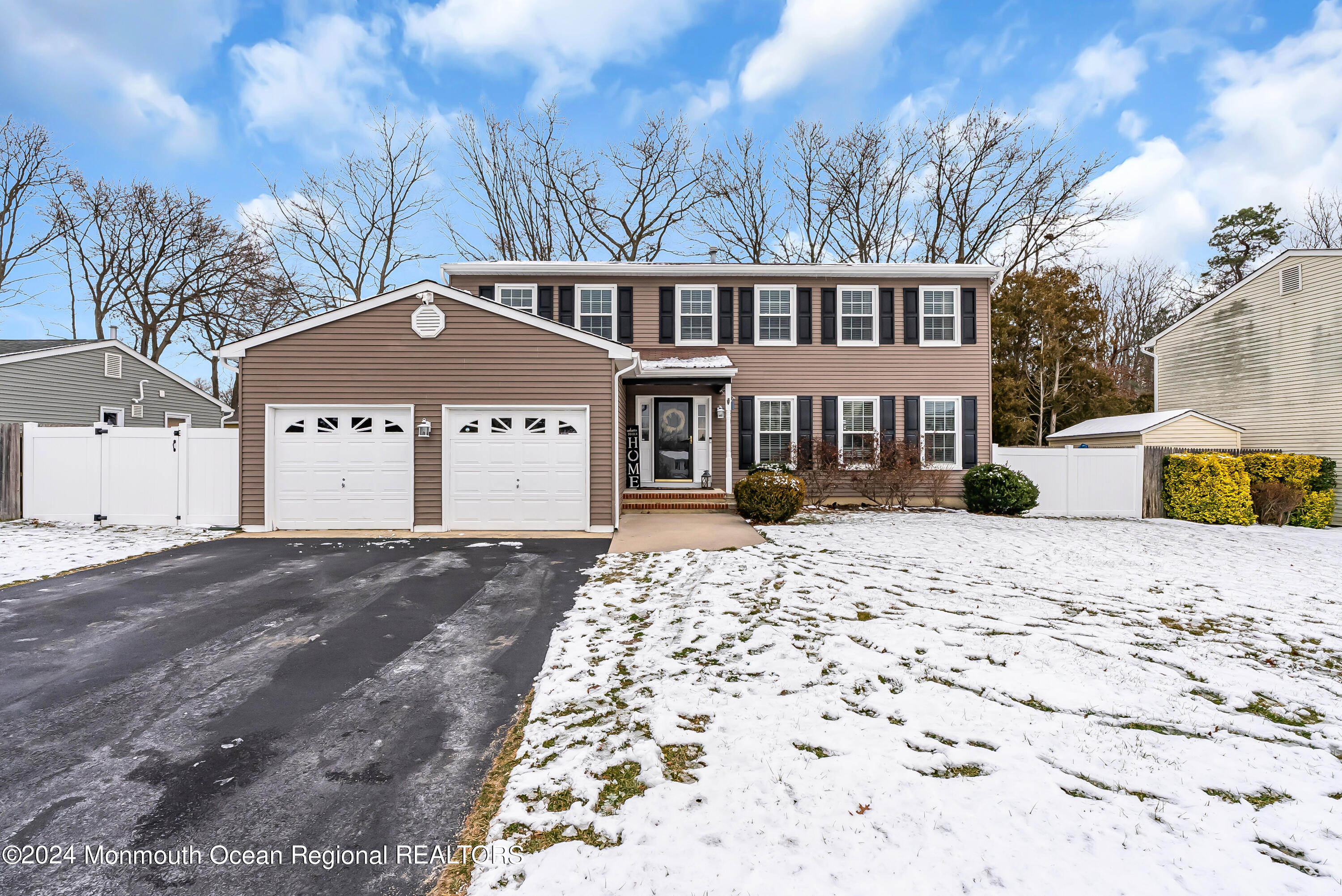 19 Conifer Street Howell, NJ 07731 - Photo 2 of 39 004_mjb01720 (1)