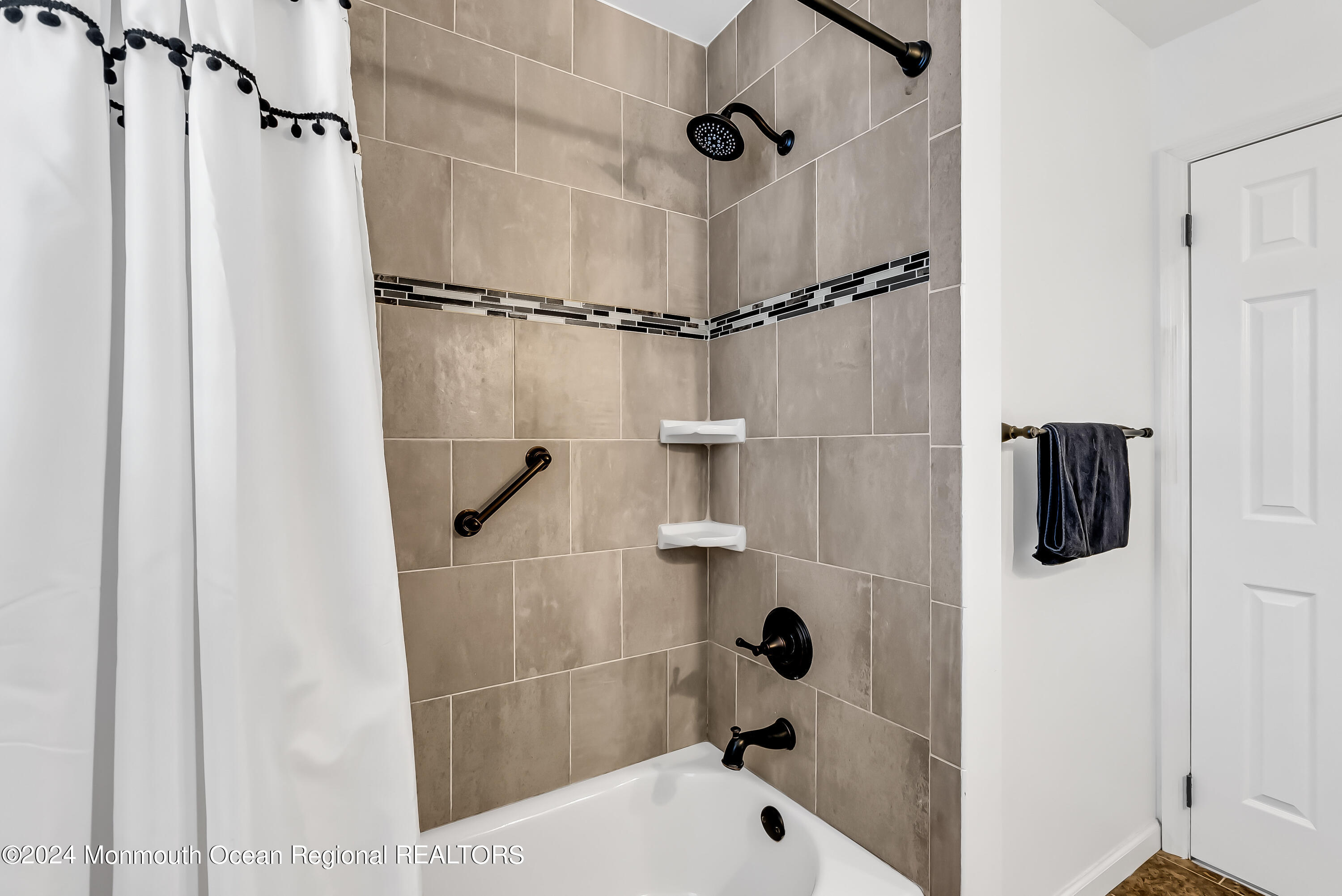 19 Conifer Street Howell, NJ 07731 - Photo 33 of 39 036_mjb01640 (1)