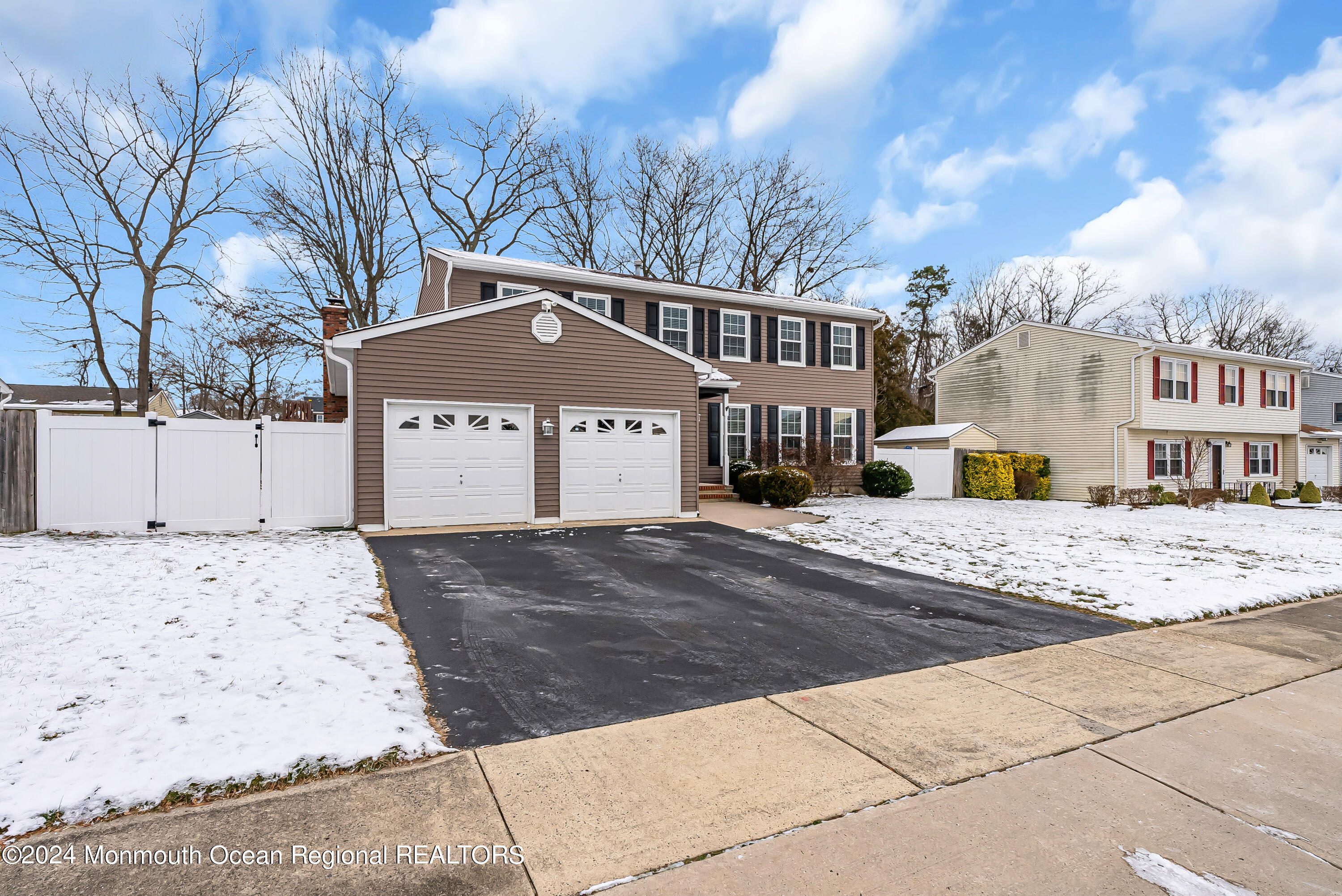 19 Conifer Street Howell, NJ 07731 - Photo 4 of 39 006_mjb01725 (1)