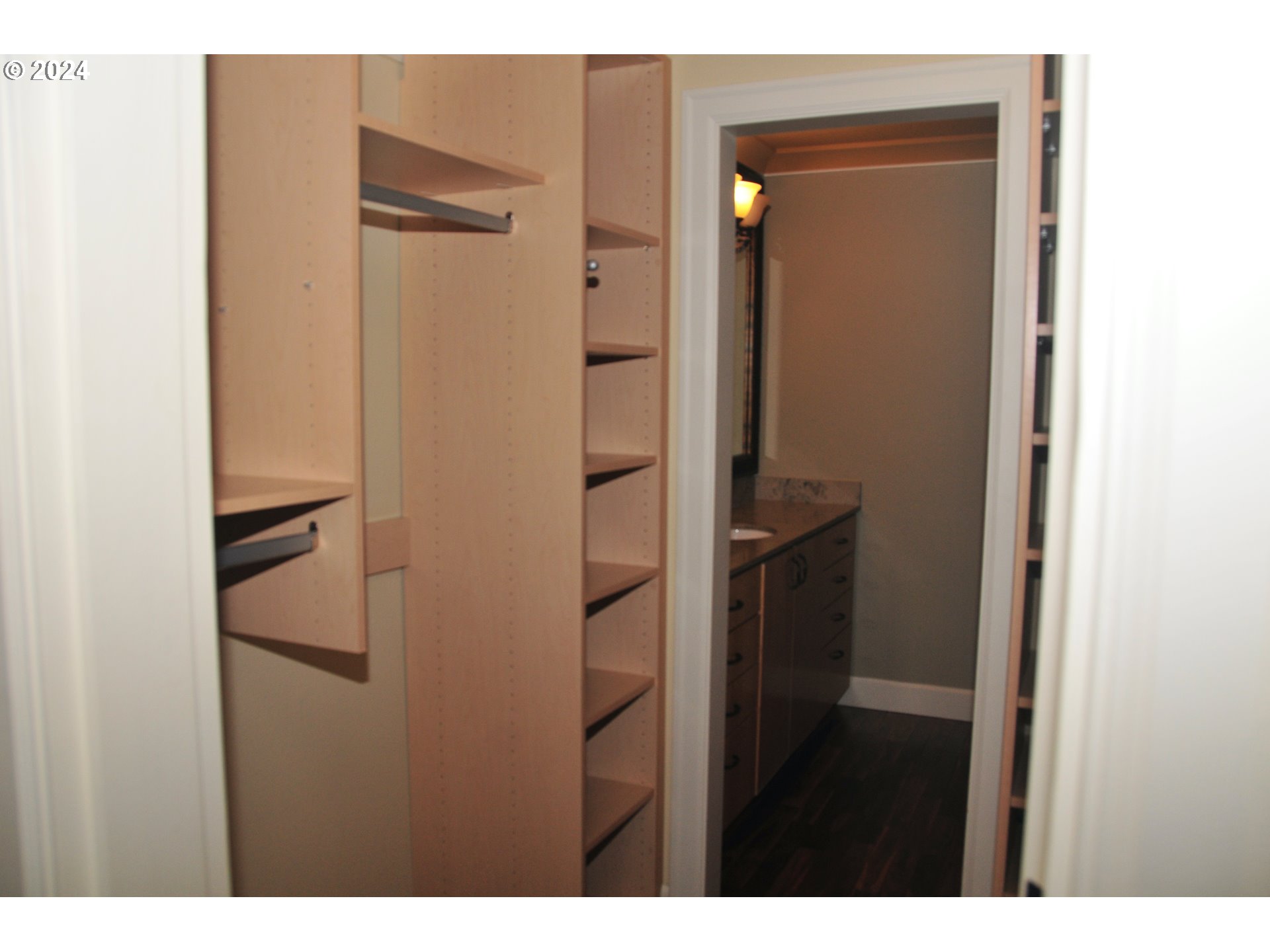 200 Southwest Burnham Road, Unit 209 Lake Oswego, OR 97034 - Photo 12 of 27 Gallery Image 12