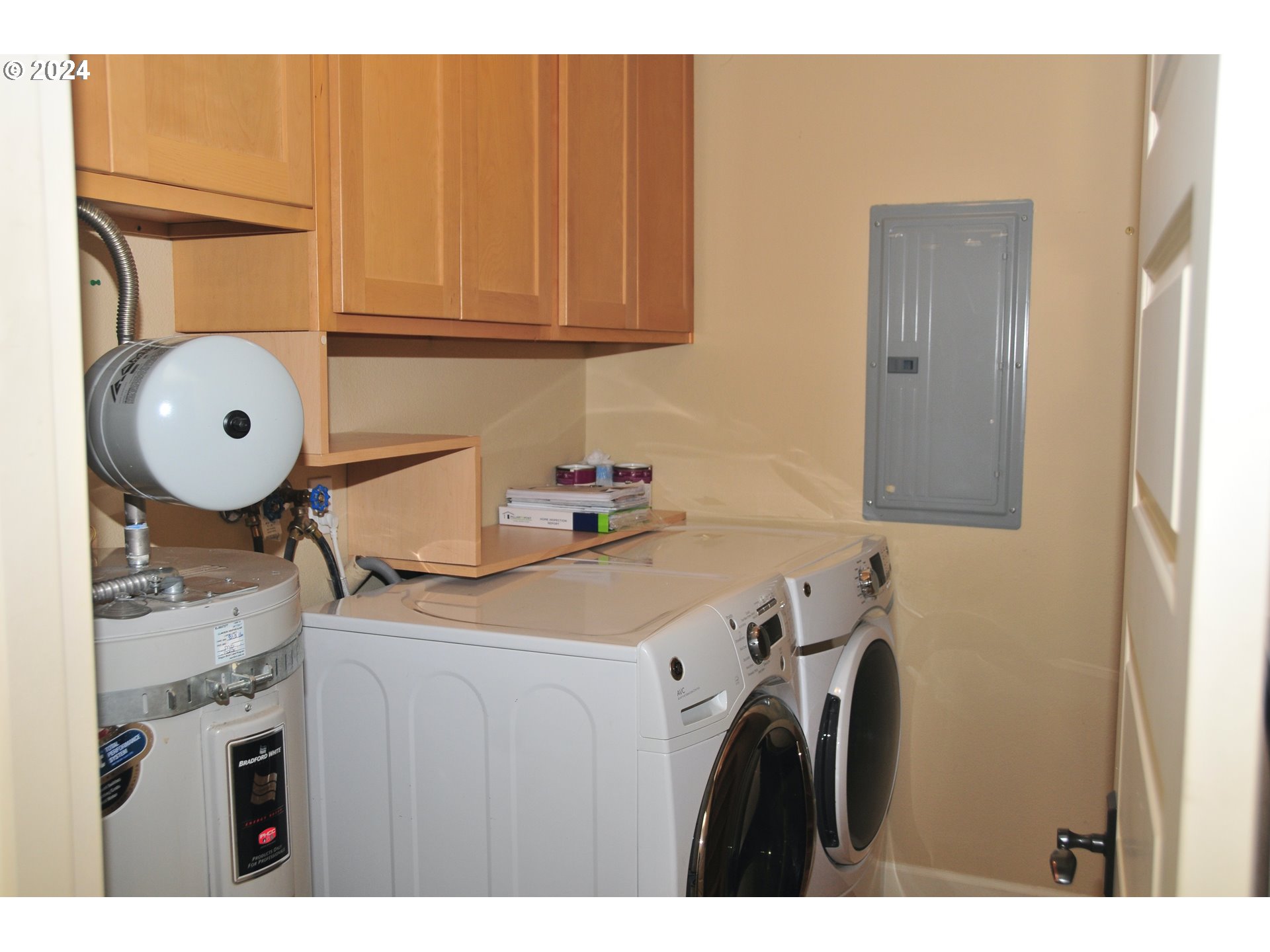 200 Southwest Burnham Road, Unit 209 Lake Oswego, OR 97034 - Photo 14 of 27 Gallery Image 14
