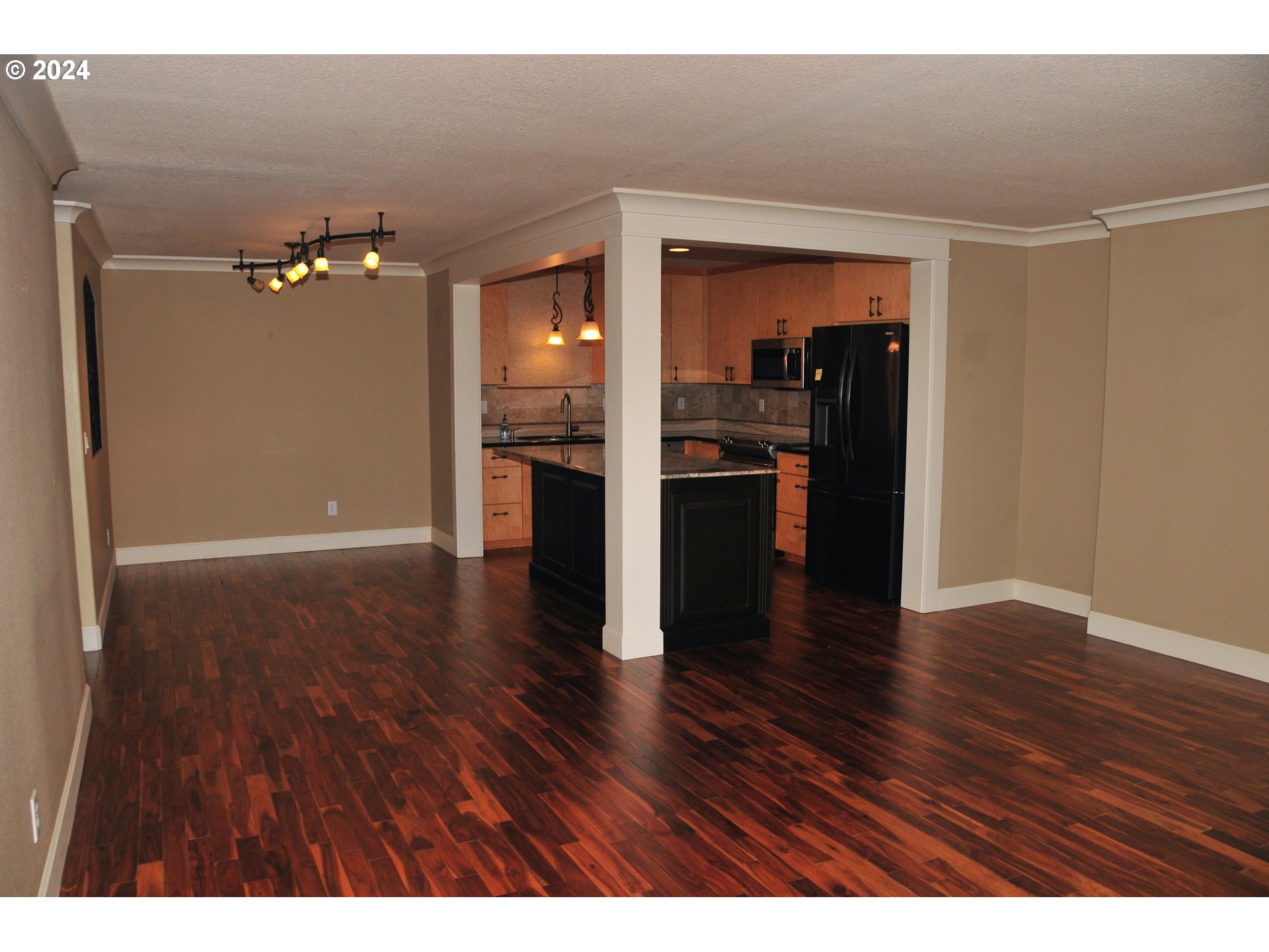 200 Southwest Burnham Road, Unit 209 Lake Oswego, OR 97034 - Photo 17 of 27 Gallery Image 17