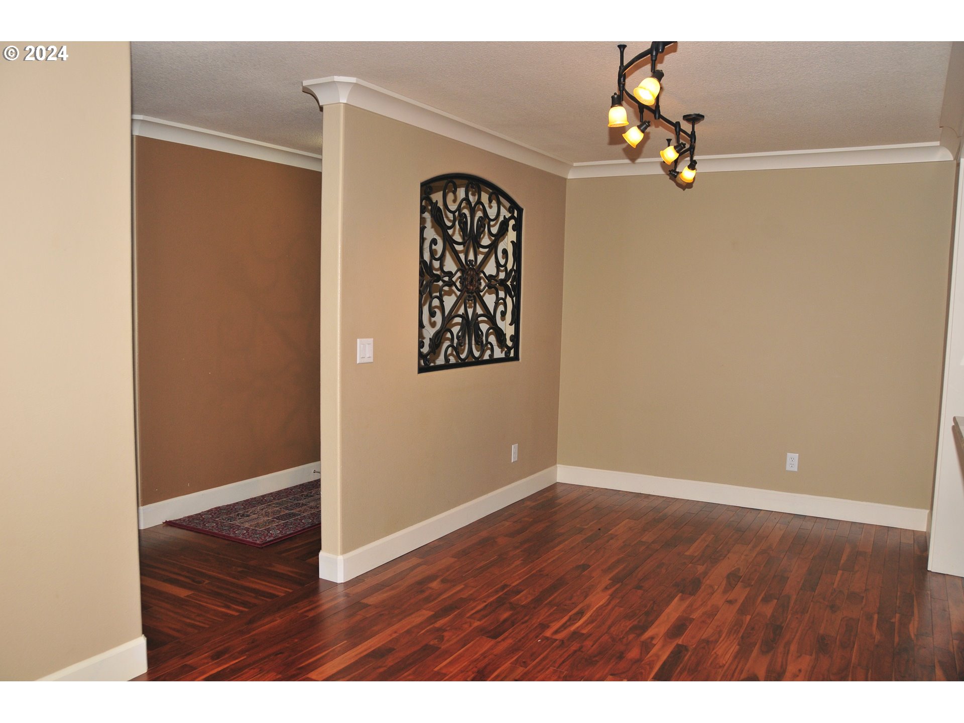 200 Southwest Burnham Road, Unit 209 Lake Oswego, OR 97034 - Photo 19 of 27 Gallery Image 19