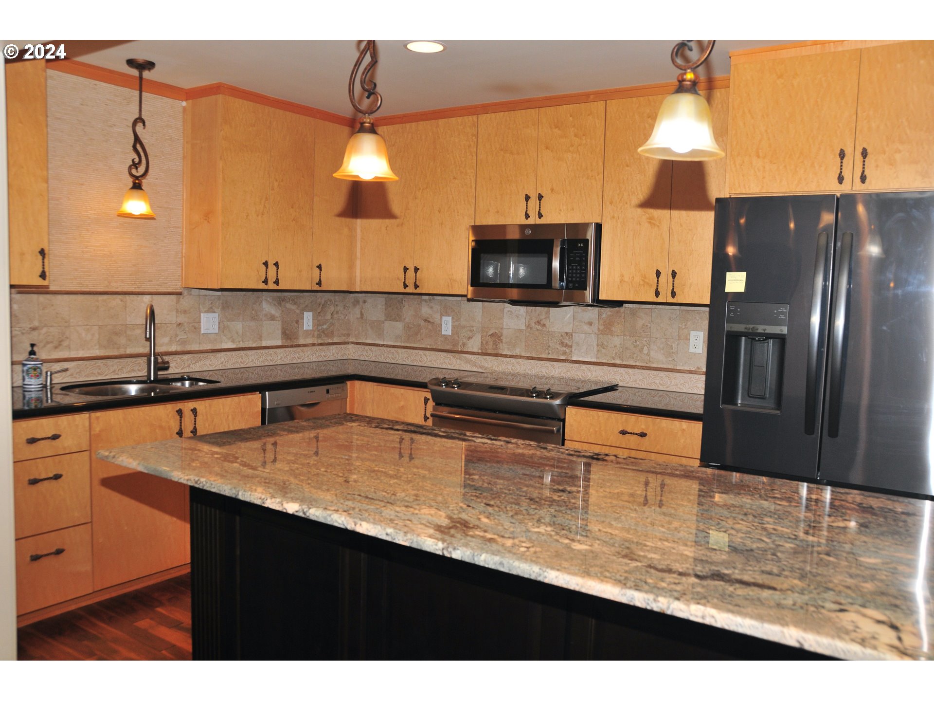200 Southwest Burnham Road, Unit 209 Lake Oswego, OR 97034 - Photo 20 of 27 Gallery Image 20