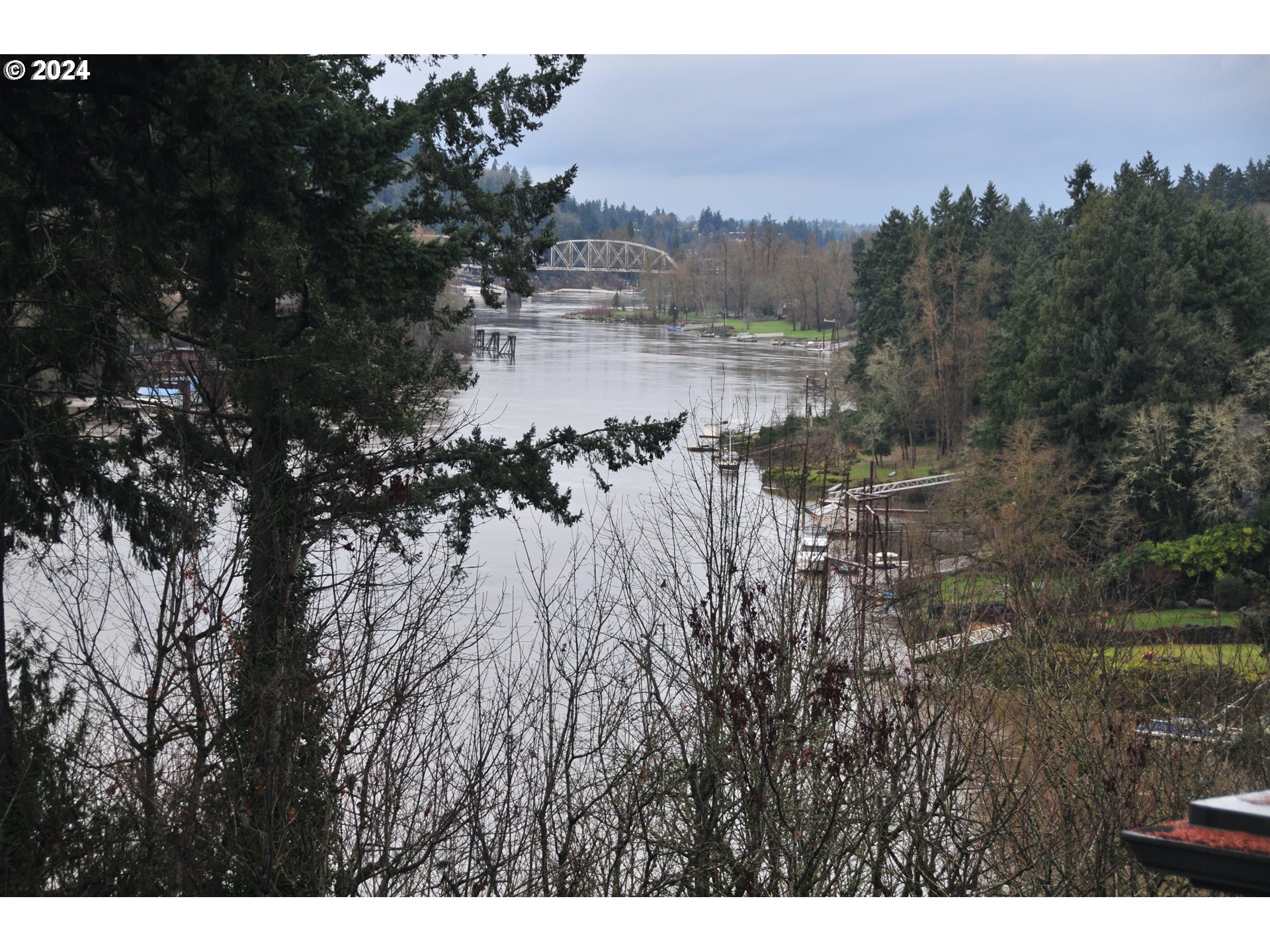 200 Southwest Burnham Road, Unit 209 Lake Oswego, OR 97034 - Photo 7 of 27 Gallery Image 7