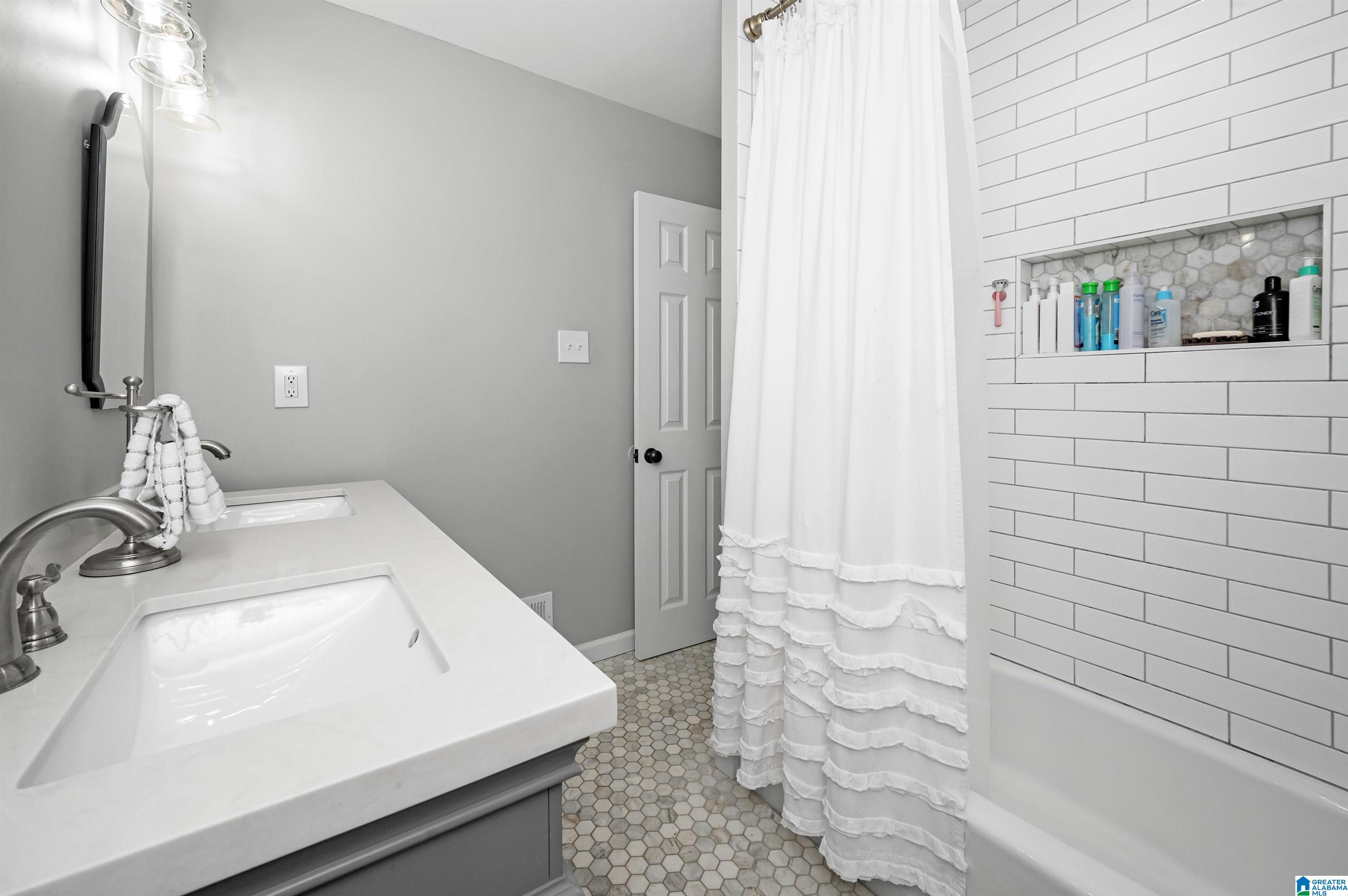 3273 Tyrol Road Vestavia Hills, AL 35216 - Photo 32 of 42