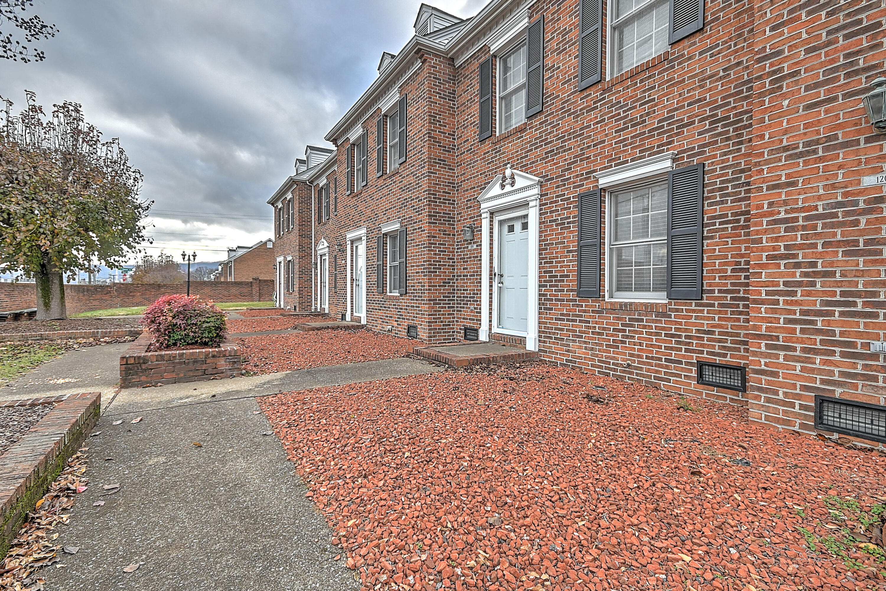 1206 Konnarock Road, Unit 2 Kingsport, TN 37664 - Photo 2 of 24 Konnarock CA-3
