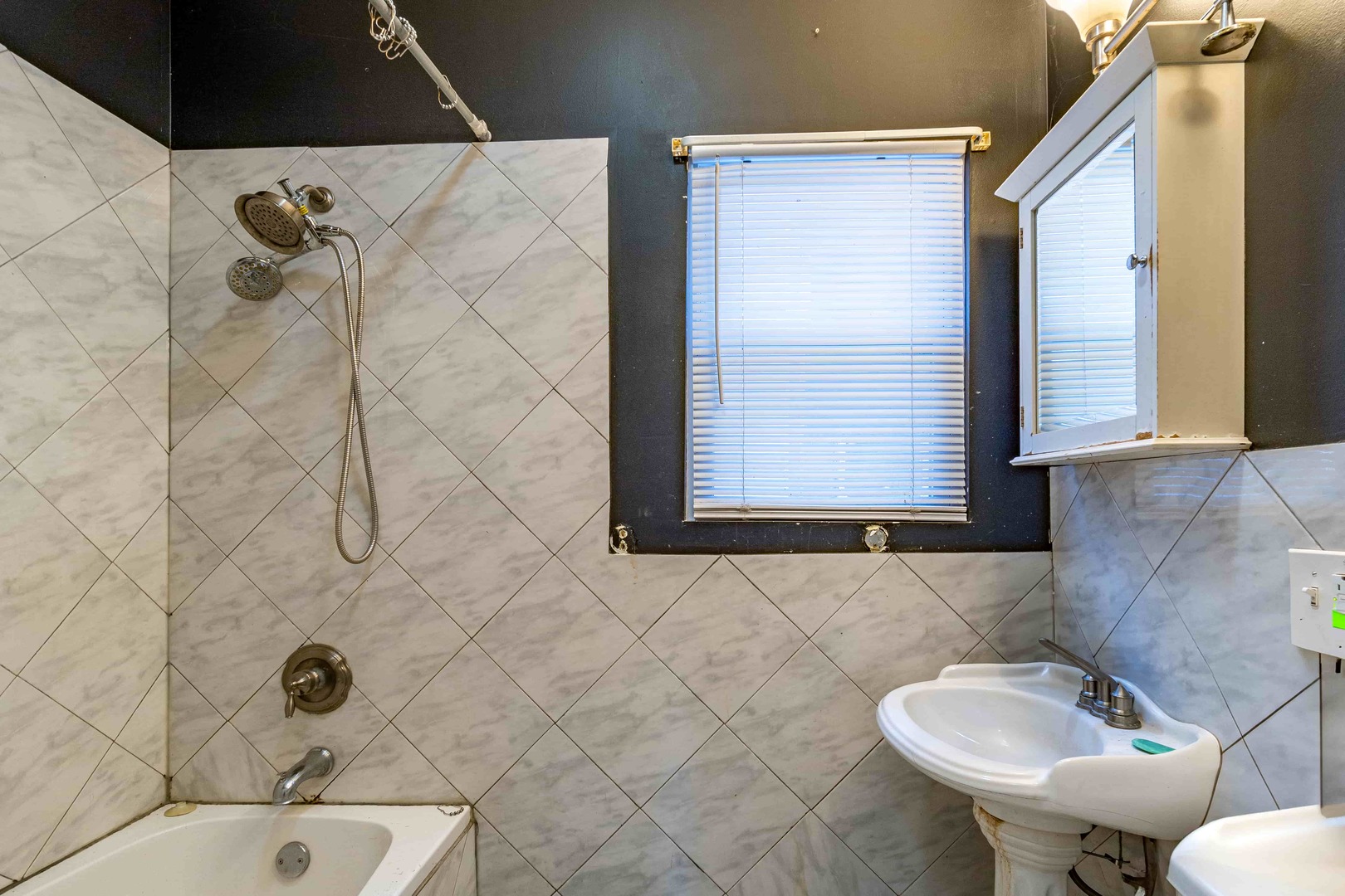 5228 South Justine Street Chicago, IL 60609 - Photo 8 of 19